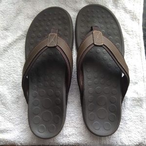 Vionic Tide Sandals (w/ Orthaheel Technology)
